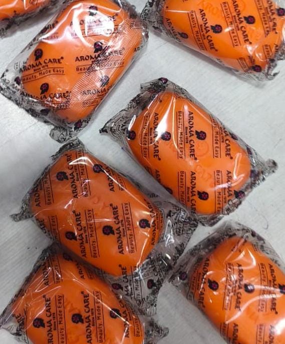 Aromacare Herbal Skin Whitening Soap With Vitamin C Papaya Soap 75 Gm With Kozic Acid 100Gm